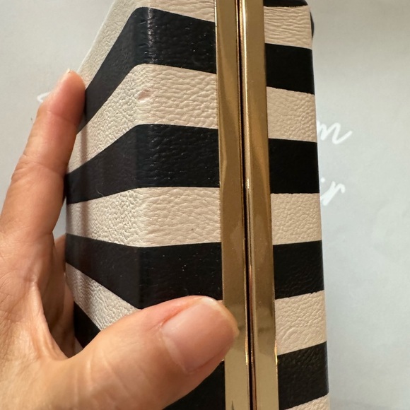 Betsey Johnson Black and White Striped Women's Bag - Picture 3 of 10